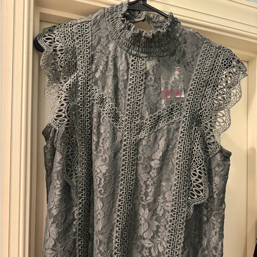 Lace sleeveless top